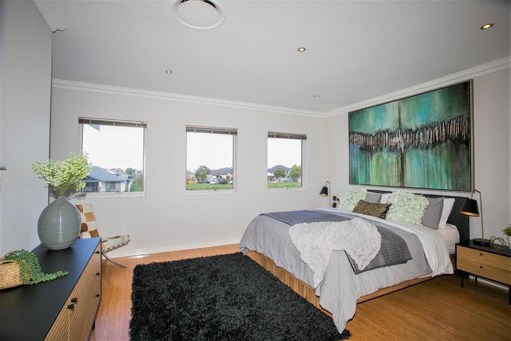 2 Luxury Canal Holiday Homes - Sleep 28