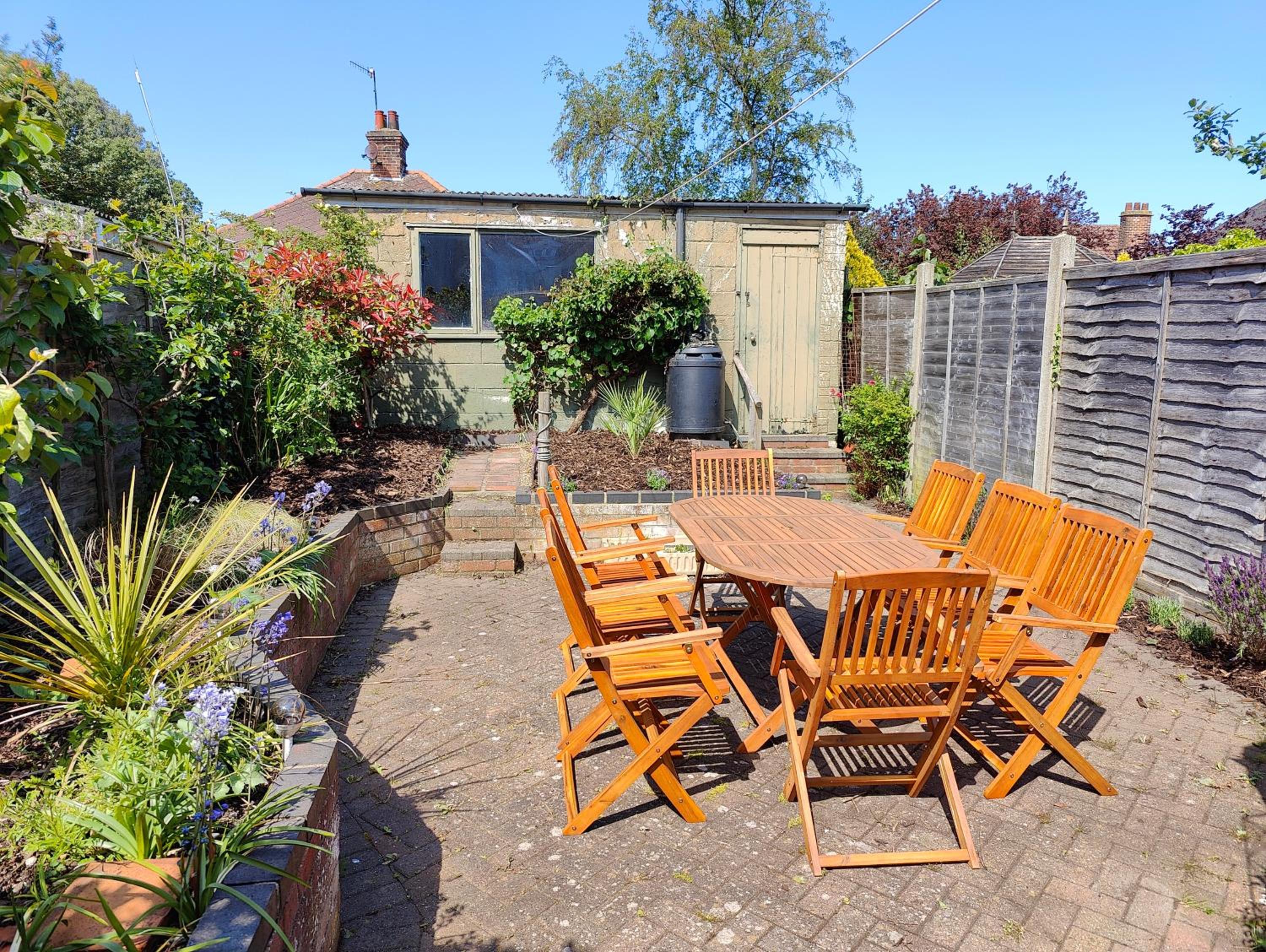 The Halt, Sheringham - 2x car spaces, Family friendly holiday home close to beach view 3