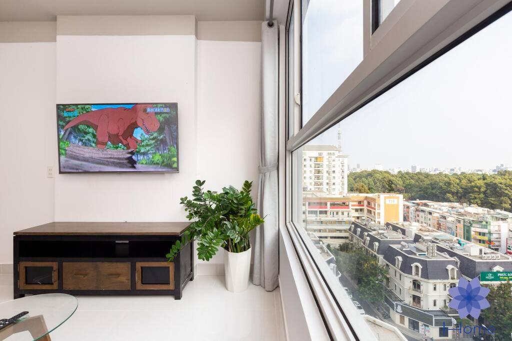 iHome Furnished Apartments in Orchard Garden Building with Free Gym & Pool, Airport Pick-Up Service
