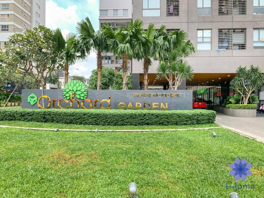 iHome Furnished Apartments in Orchard Garden Building with Free Gym & Pool, Airport Pick-Up Service