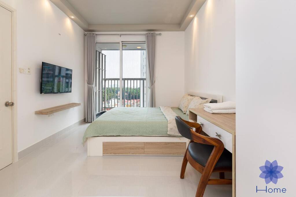 iHome Furnished Apartments in Orchard Garden Building with Free Gym & Pool, Airport Pick-Up Service