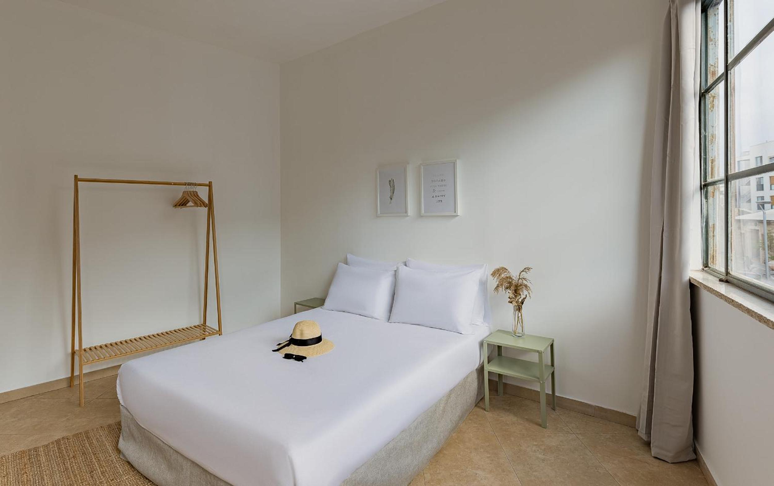 Renovated Historical Roof Top Apt by the Beach view 3