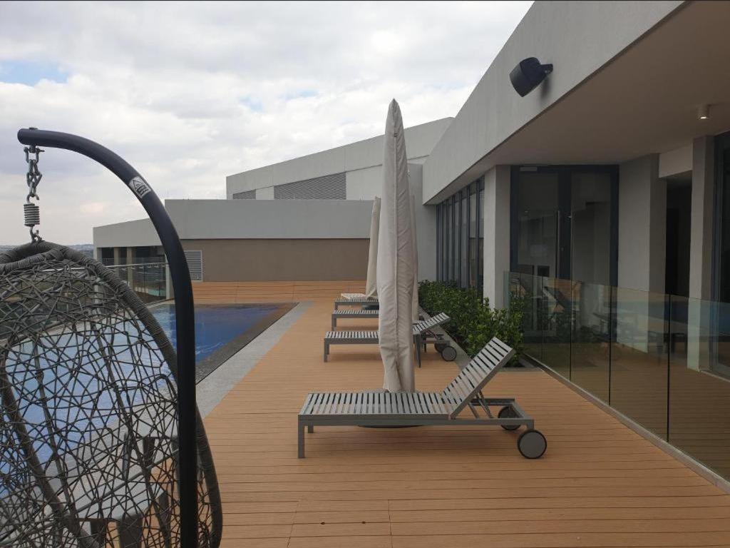 Menlyn Maine Apartments view 5