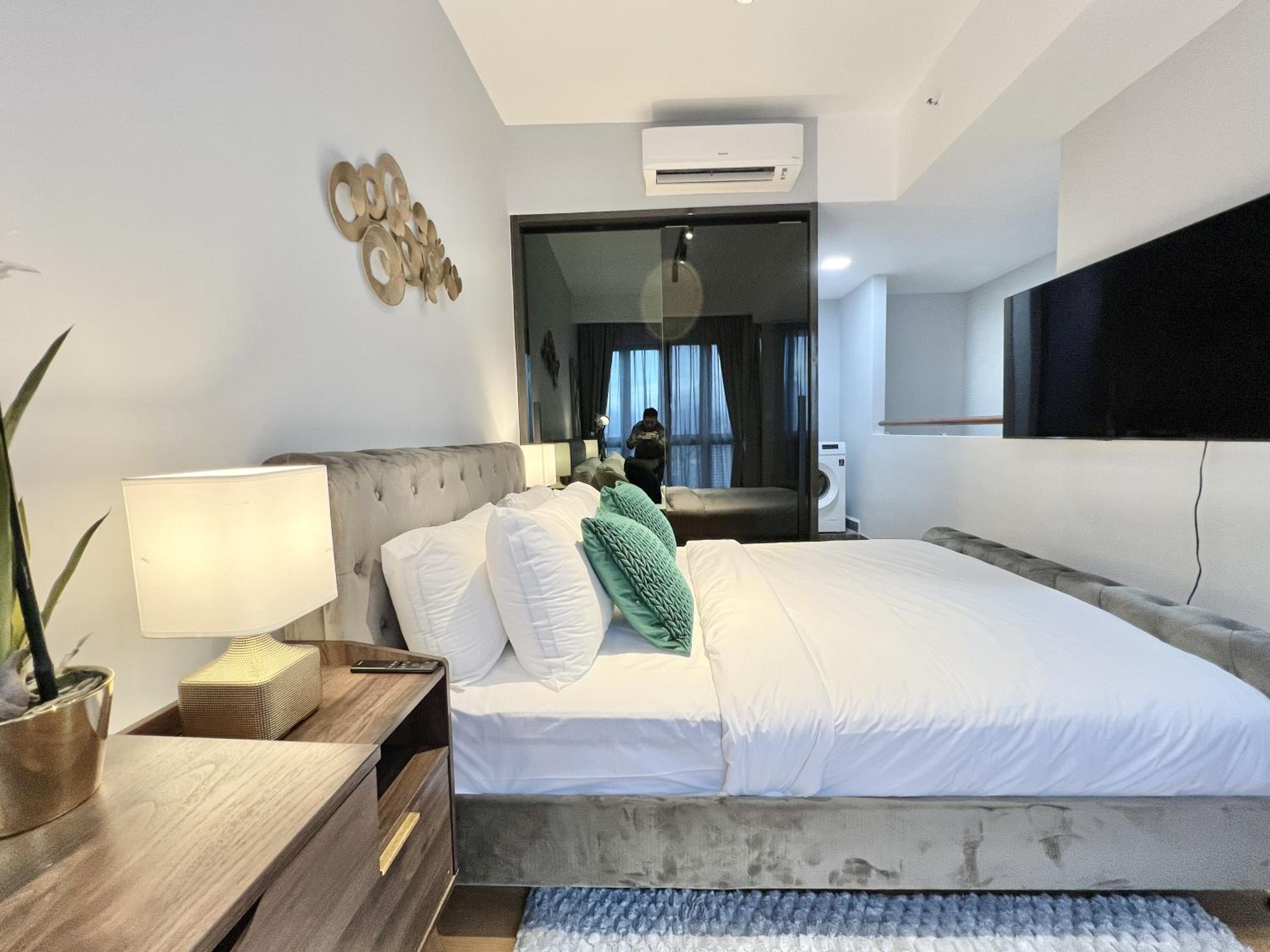 The LUXE By Infinitum by WSD