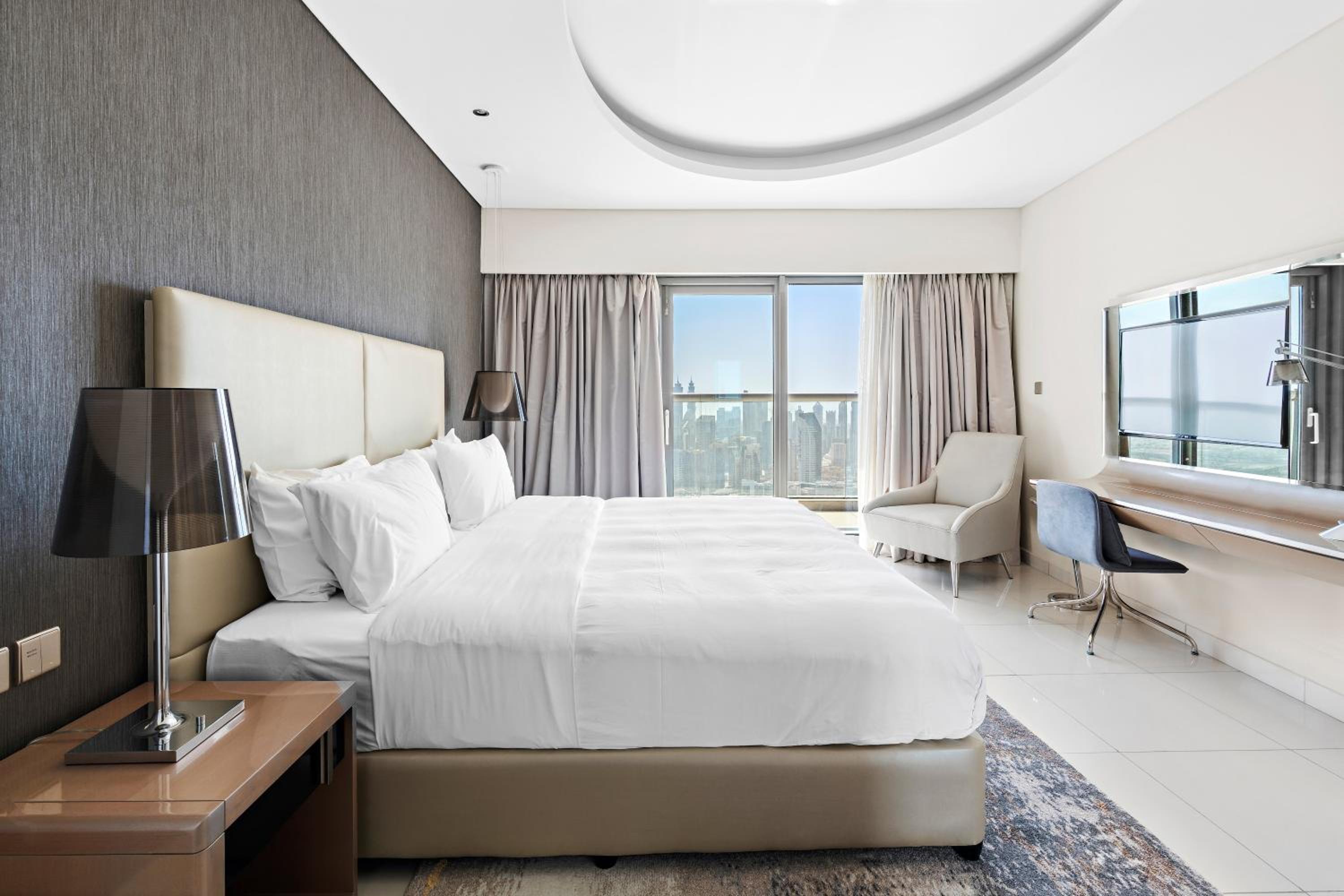 ALiving Luxury 1BR Paramount Tower Business bay with Burj Khalifa View 6203