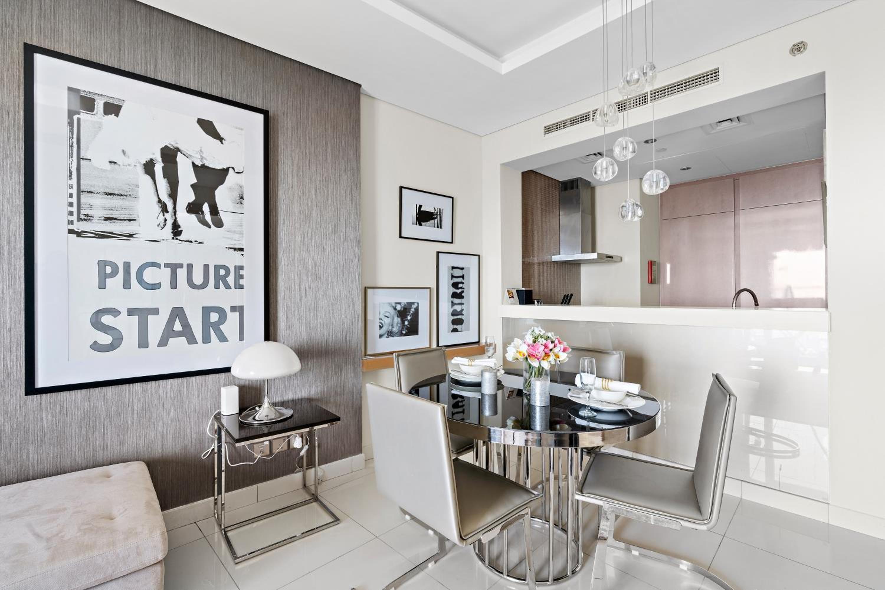 ALiving Luxury 1BR Paramount Tower Business bay with Burj Khalifa View 6203