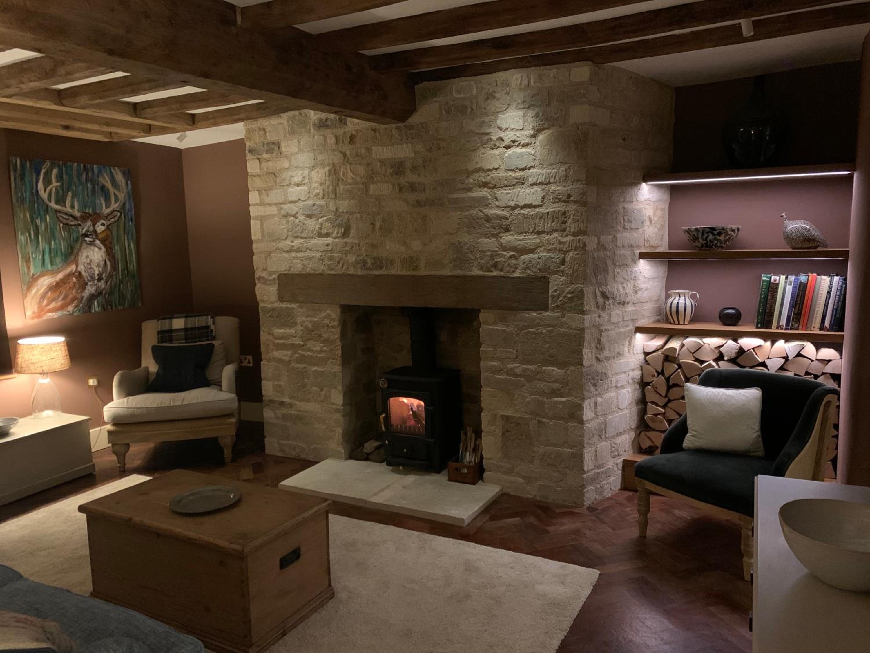 Beautiful grade 2 listed cotswold Stone Cottage view 2