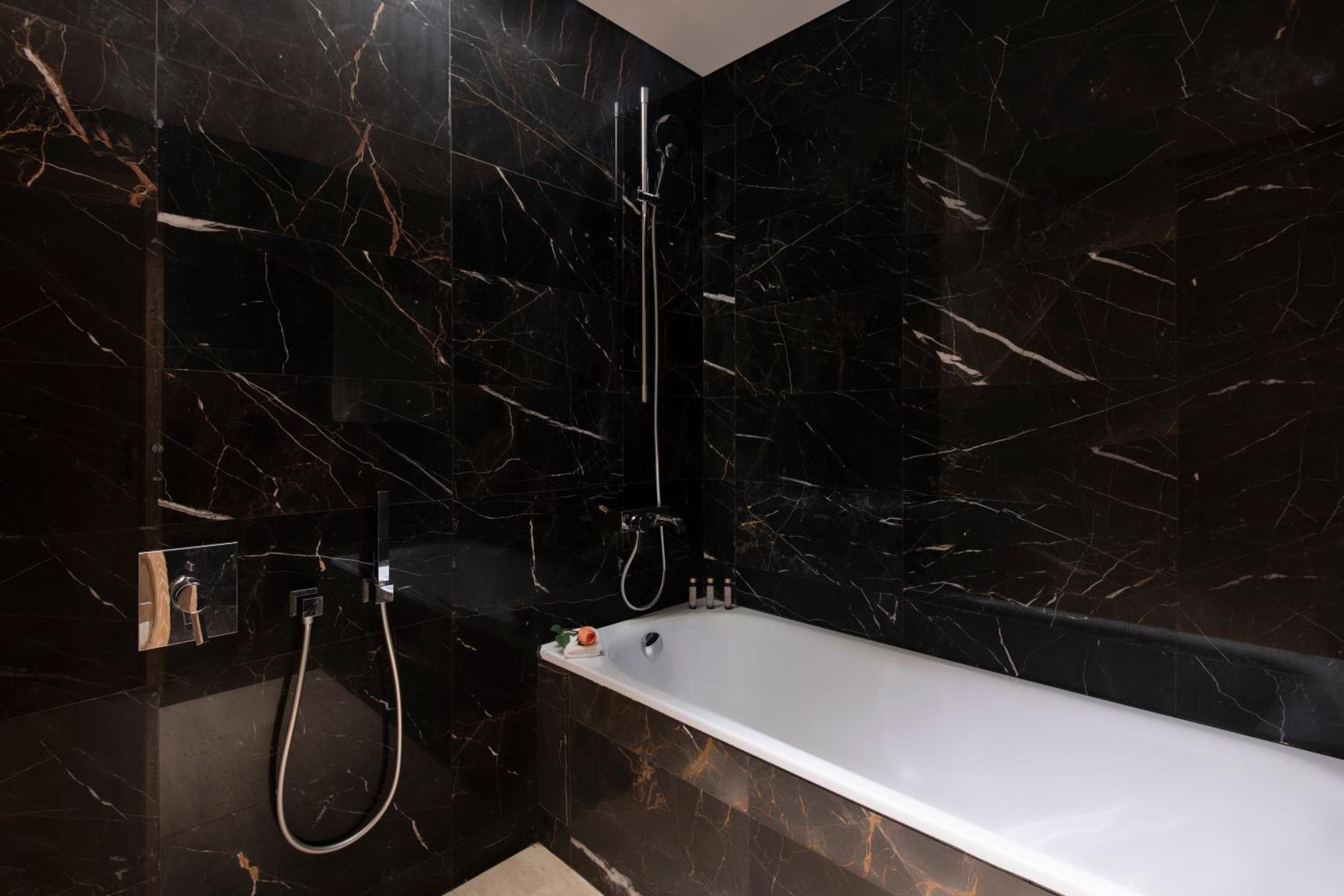 Photo 93 sur 101 de The Bentley Luxury Hotel & Suites