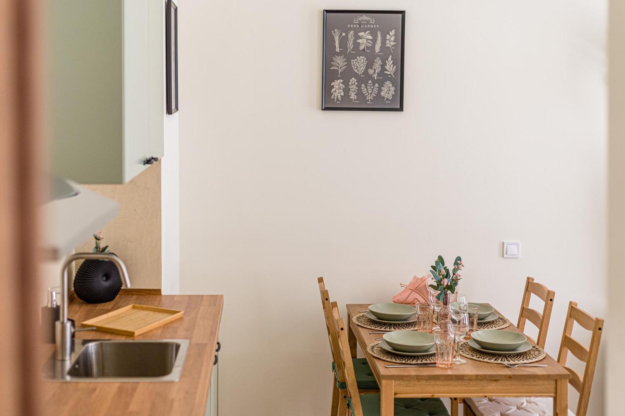 Simone Apartments