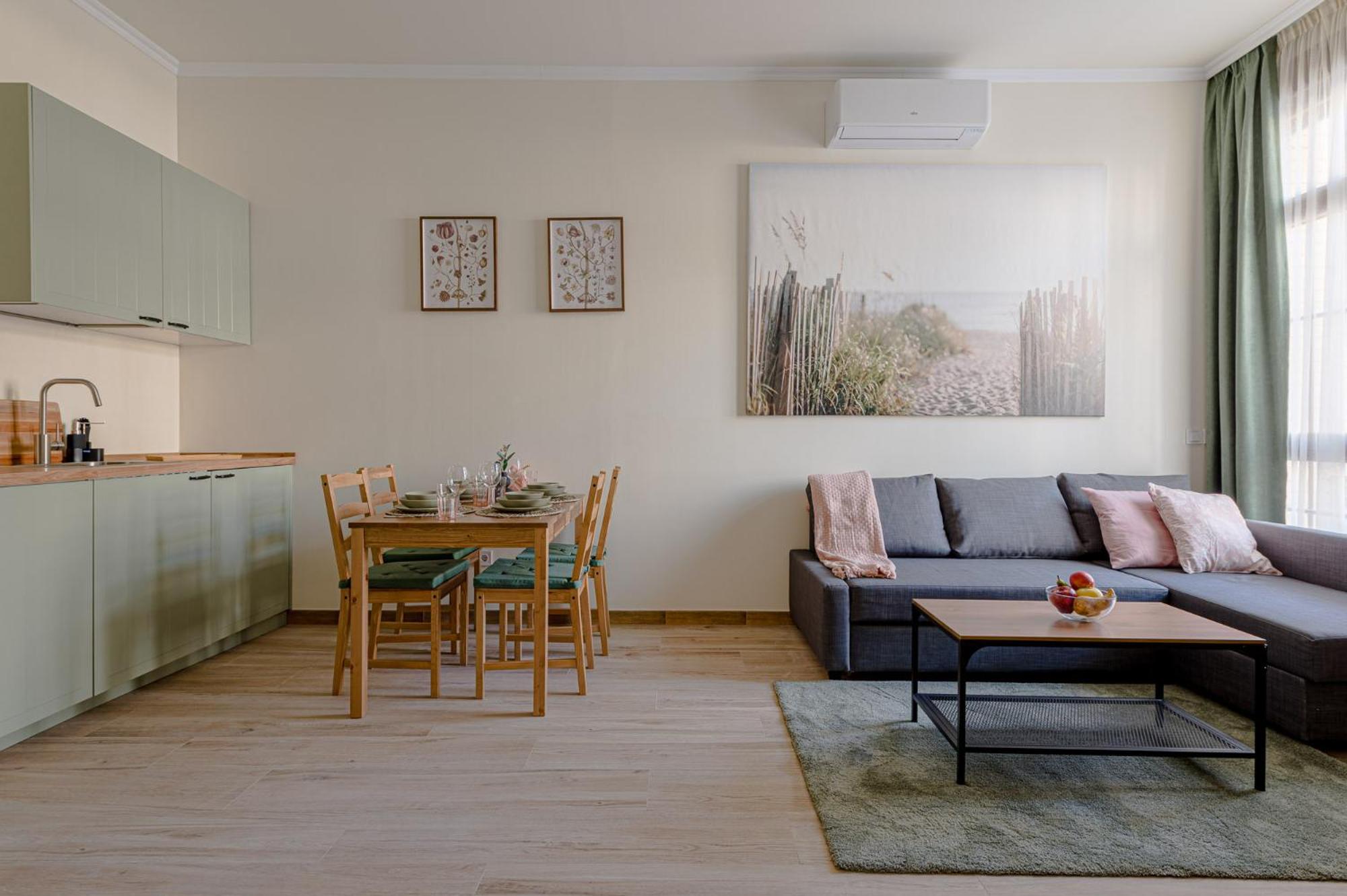 Simone Apartments