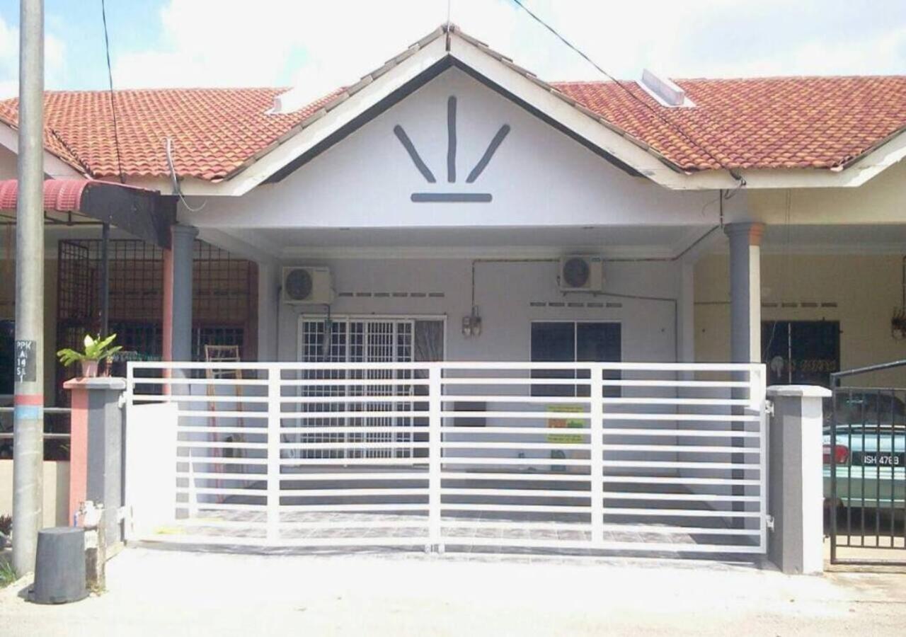 Homestay Cozy Muslim Bukit Kuang, Chukai photo 1
