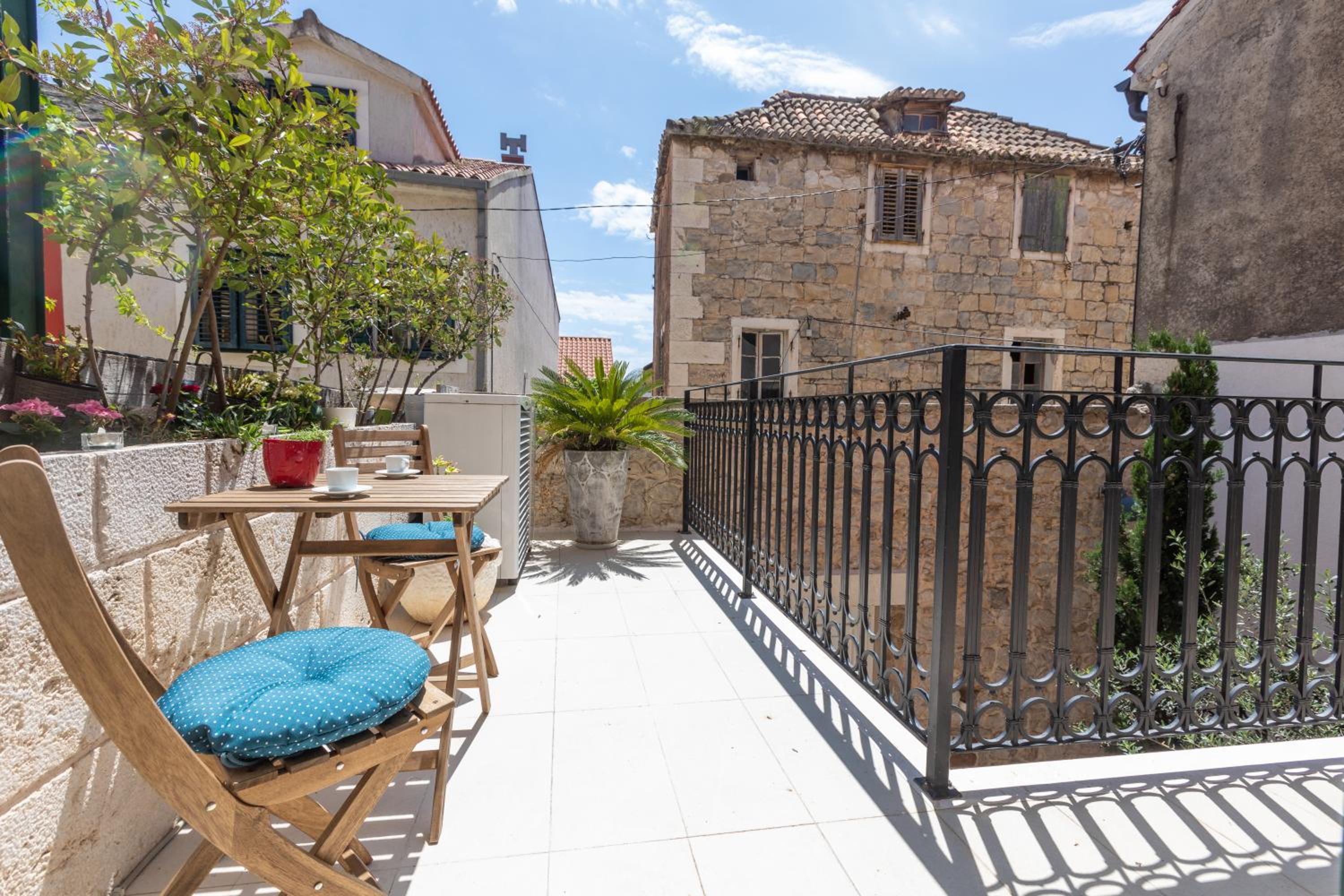 Apartment Coastal Villa Makarska view 2