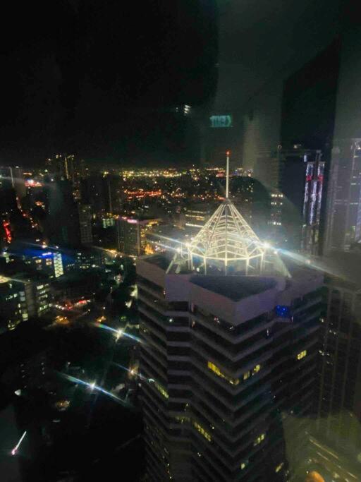 Air Residences Makati - fully furnished condo with skyline views! view 4