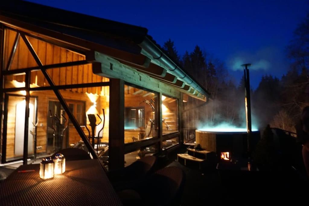 Chalet S - 5 Sterne Luxus Ferienhaus direkt am Eibsee und Zugspitze