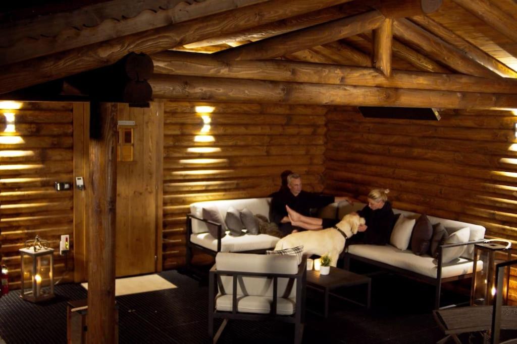 Chalet S - 5 Sterne Luxus Ferienhaus direkt am Eibsee und Zugspitze