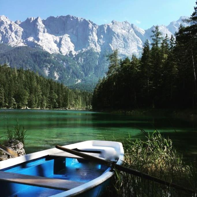 Chalet S - 5 Sterne Luxus Ferienhaus direkt am Eibsee und Zugspitze