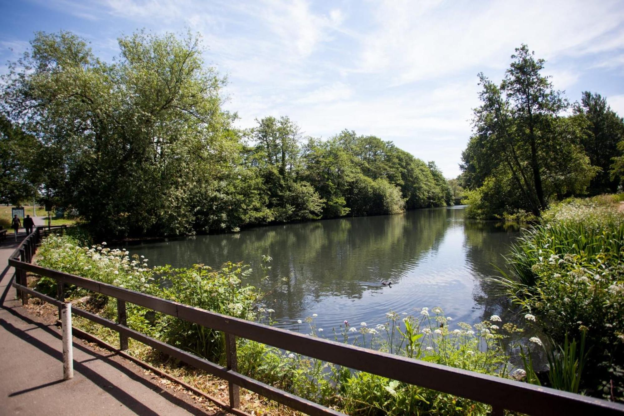 Spacious Bedrooms with Shared Bathroom and Kitchen at Bridges in Reading