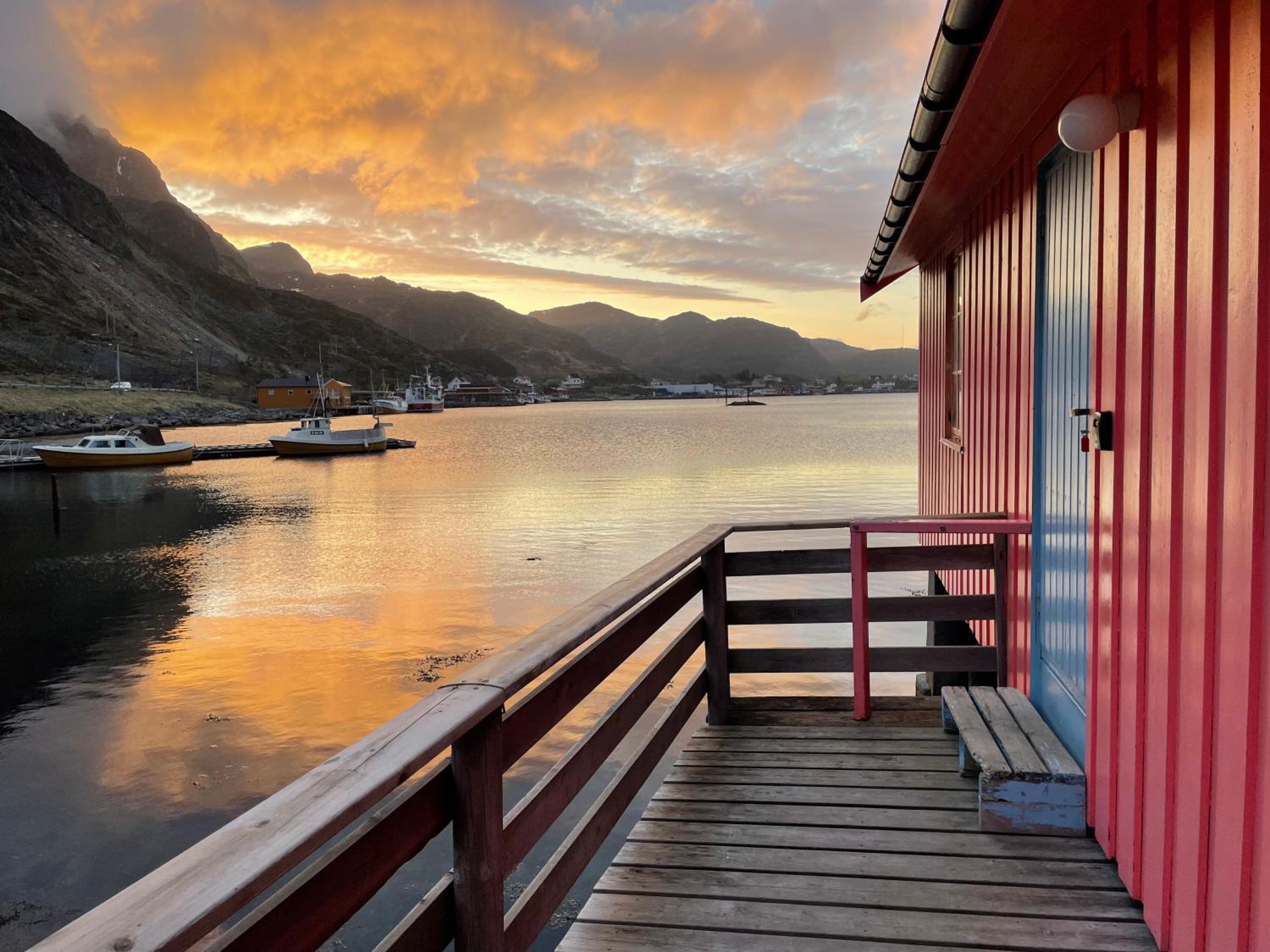 Kræmmervika Rorbuer - Rustic Cabins & Hostel in Lofoten view 4