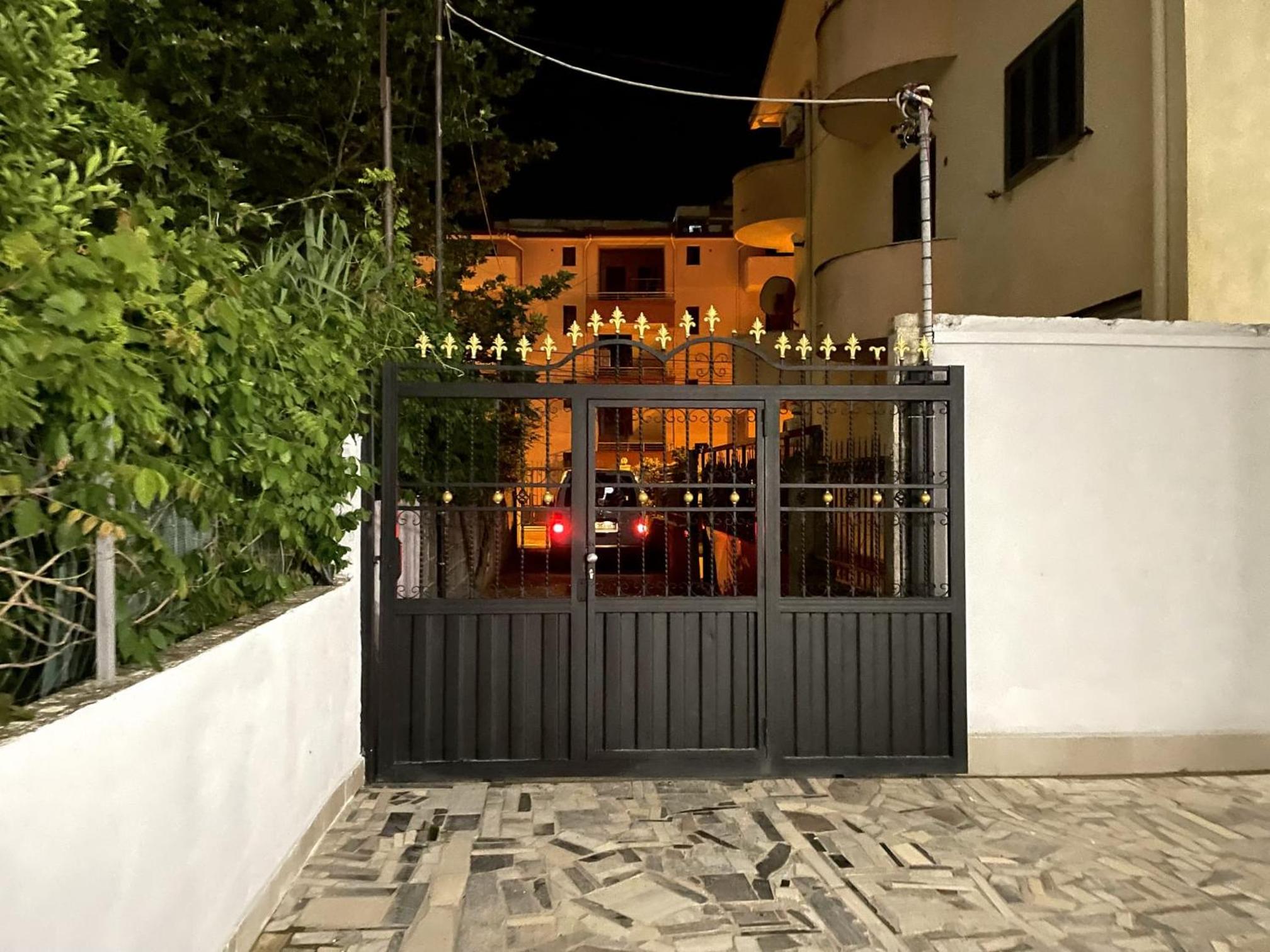 Edlira Apartments