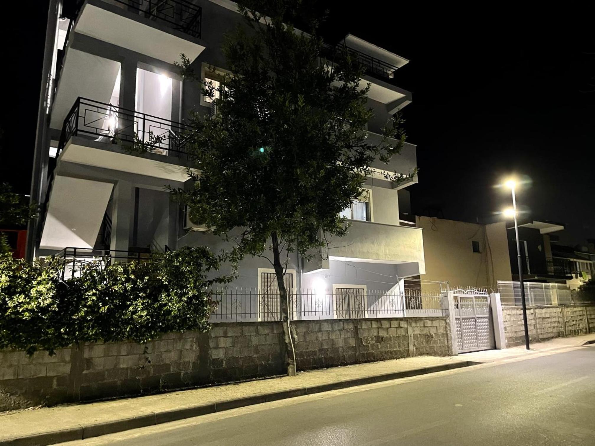 Edlira Apartments
