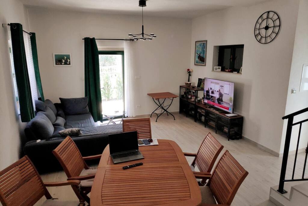 Mala Villa