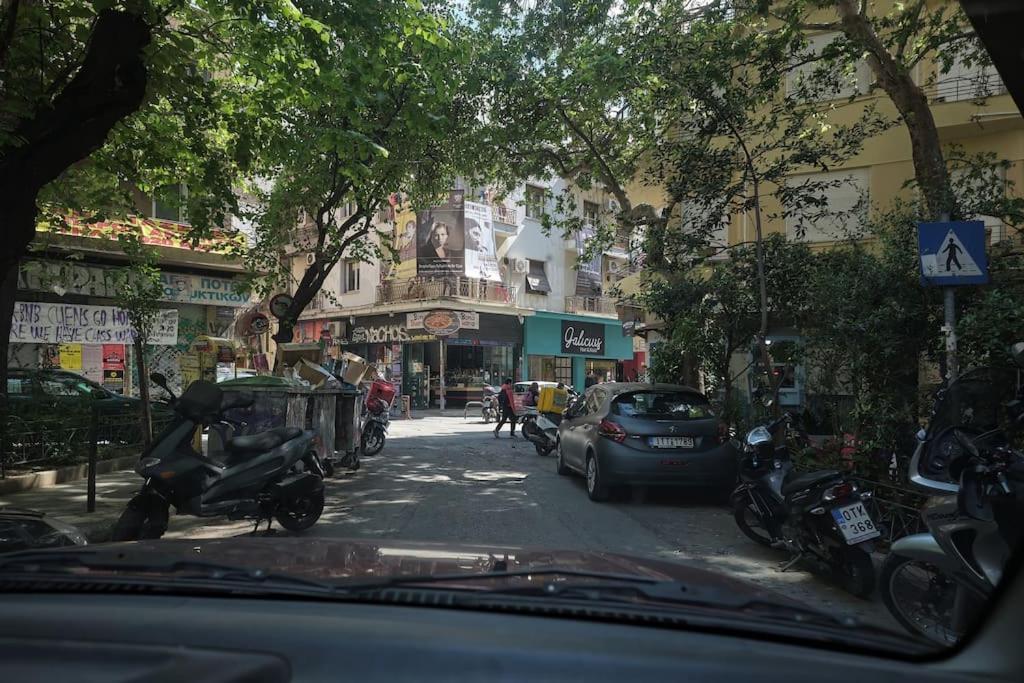 Chic Apt with All Comforts in the Heart of Athens!
