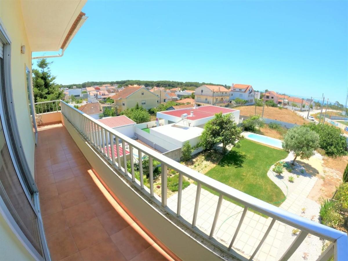 Caparica traditional V4 duplex apartment with pool Charneca da Caparica Lisboa view 4