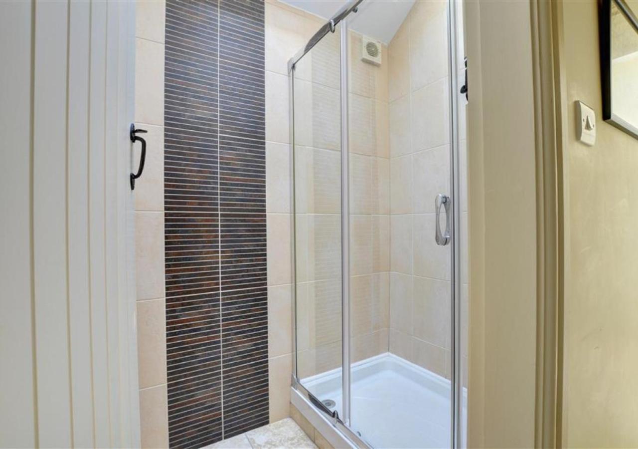 2 Bed in Menai Bridge oc-fl046