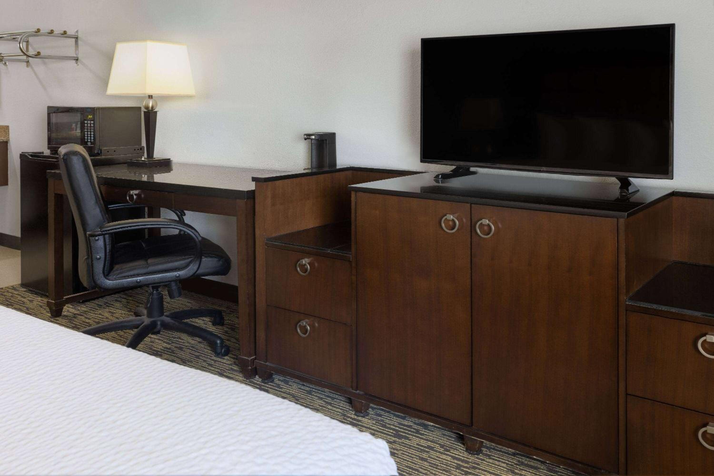 Travelodge by Wyndham Appleton view 4