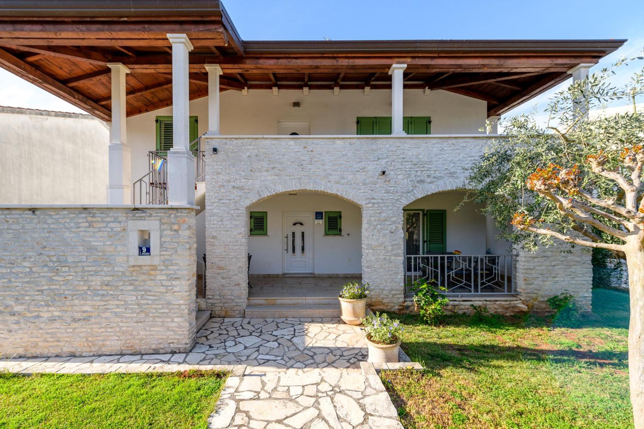 Apartman Inteuro view 2