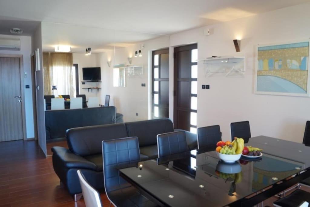 Villa Bruna view 2