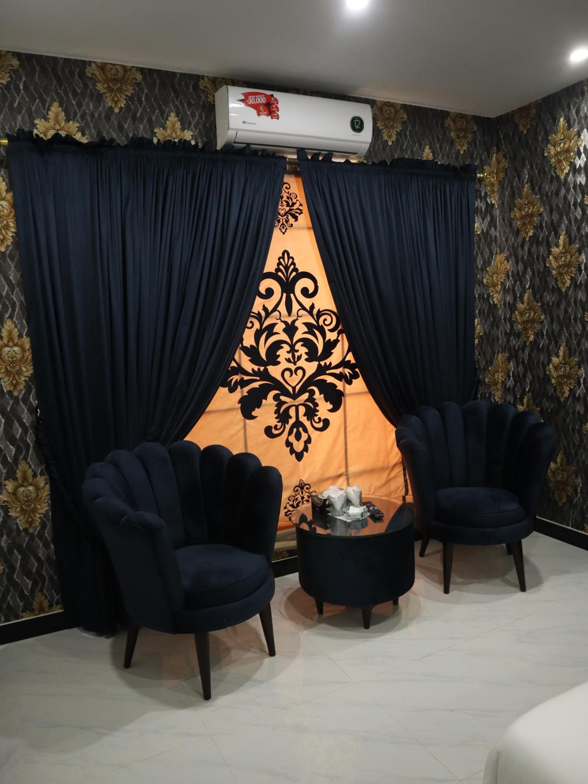 Signature Lodge