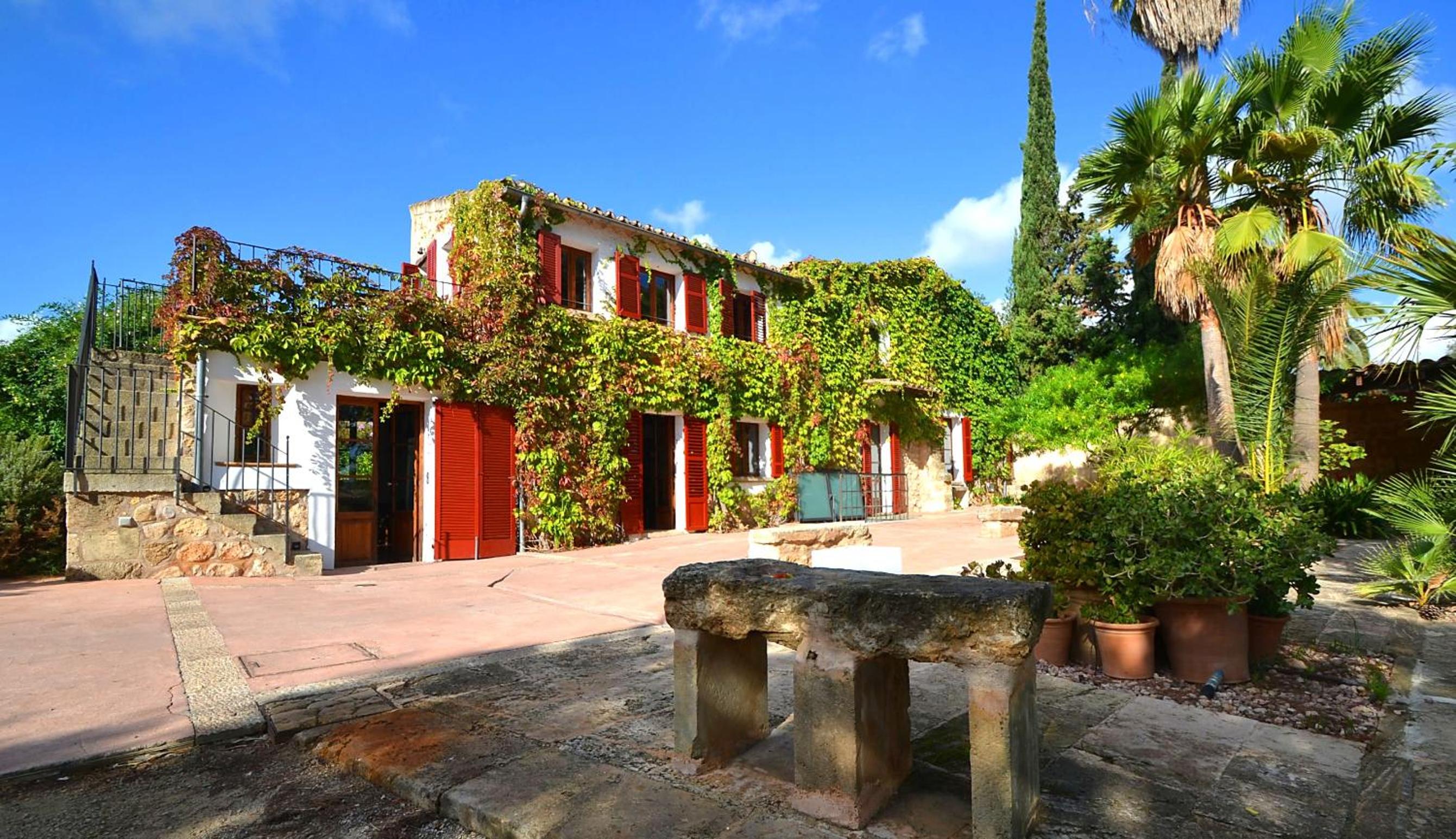 Villa Cas Cosinet by PriorityVillas