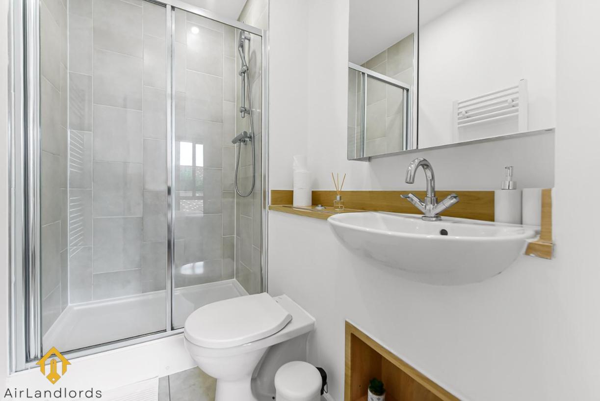 Exclusive 3 bed 3bath Penthouse near Canary Wharf