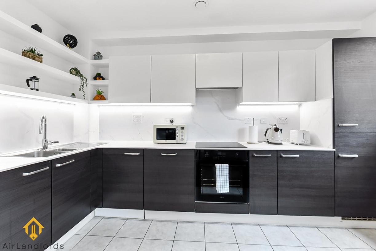 Exclusive 3 bed 3bath Penthouse near Canary Wharf