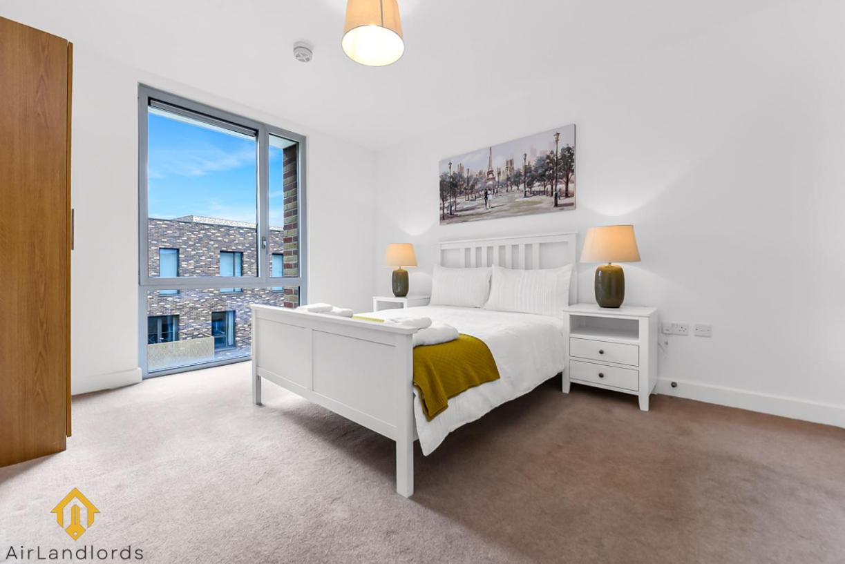 Exclusive 3 bed 3bath Penthouse near Canary Wharf