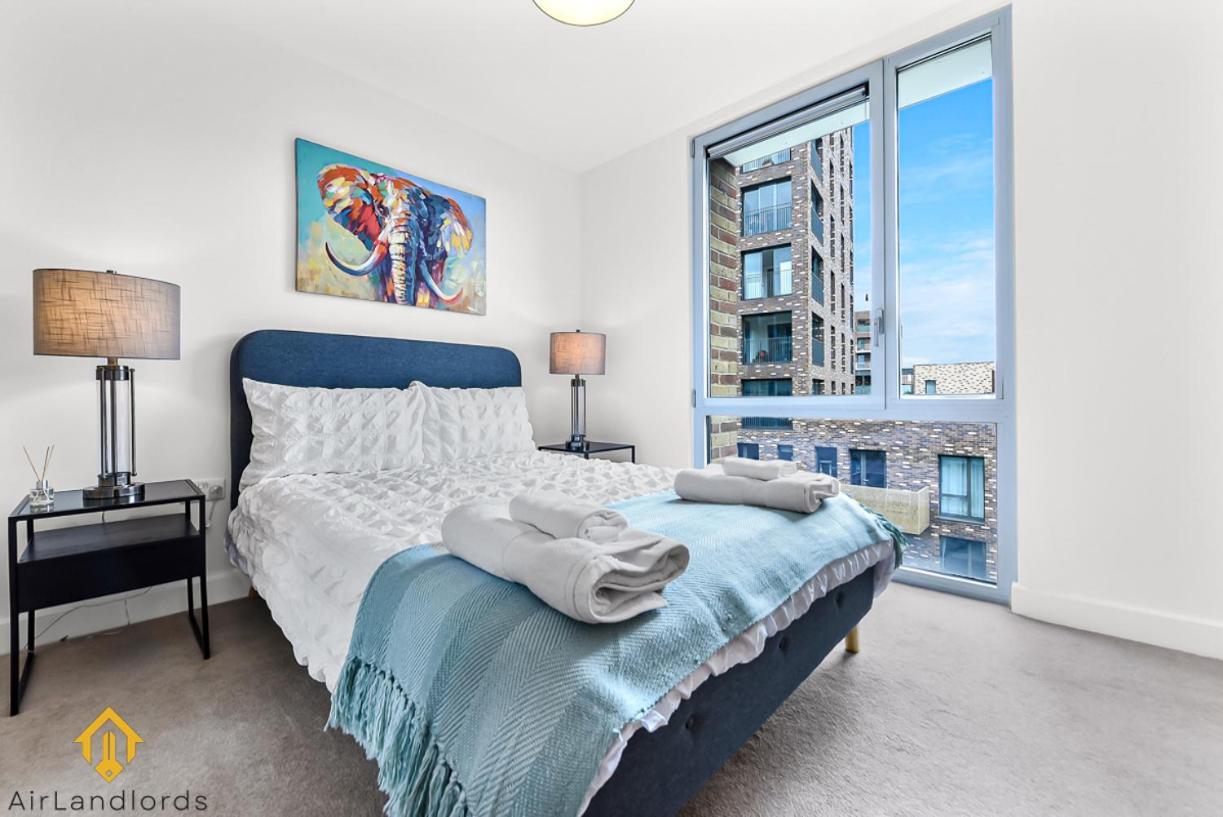Exclusive 3 bed 3bath Penthouse near Canary Wharf