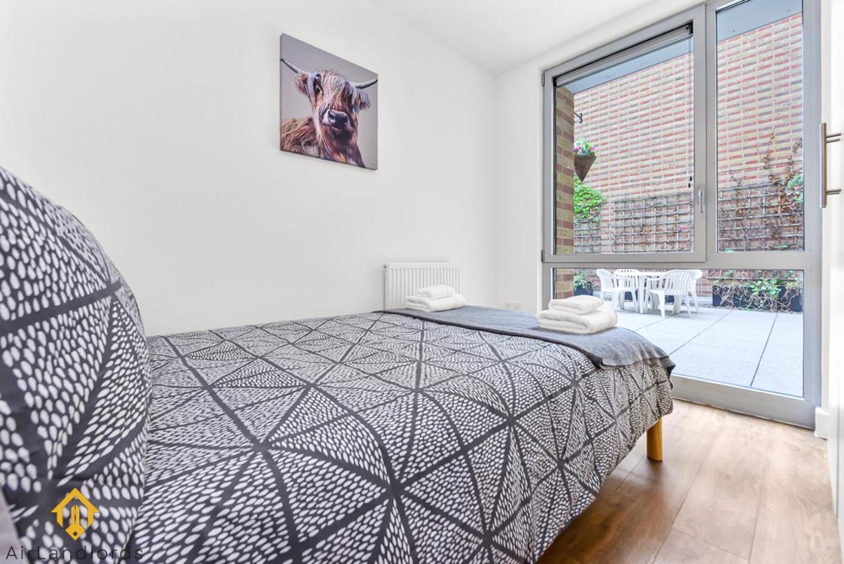 Exclusive 3 bed 3bath Penthouse near Canary Wharf