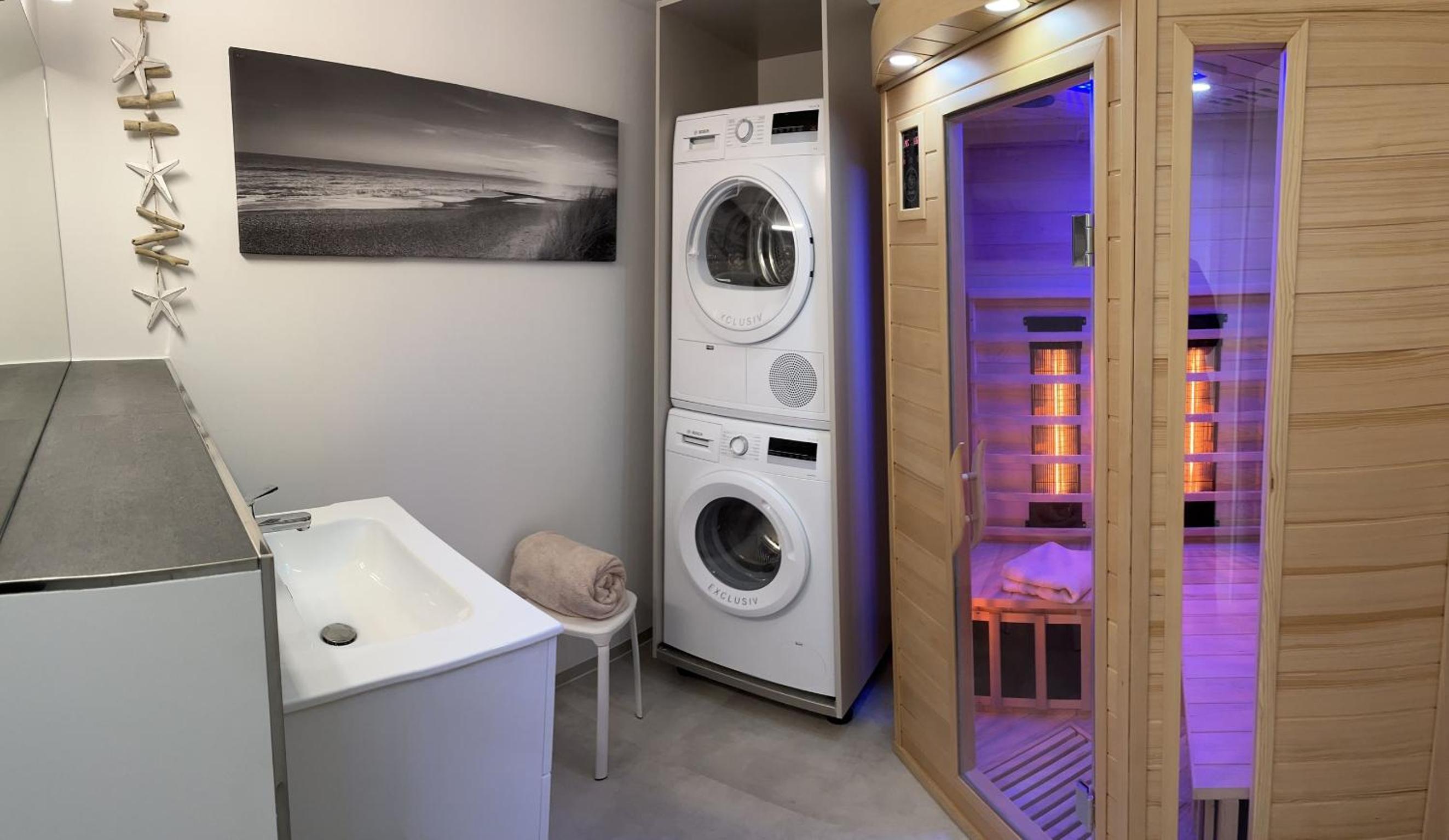 Prora - Ferienwohnung mit Sauna, Meerblick, Waschmaschine und Strandkorb am Strand - Wellenblick