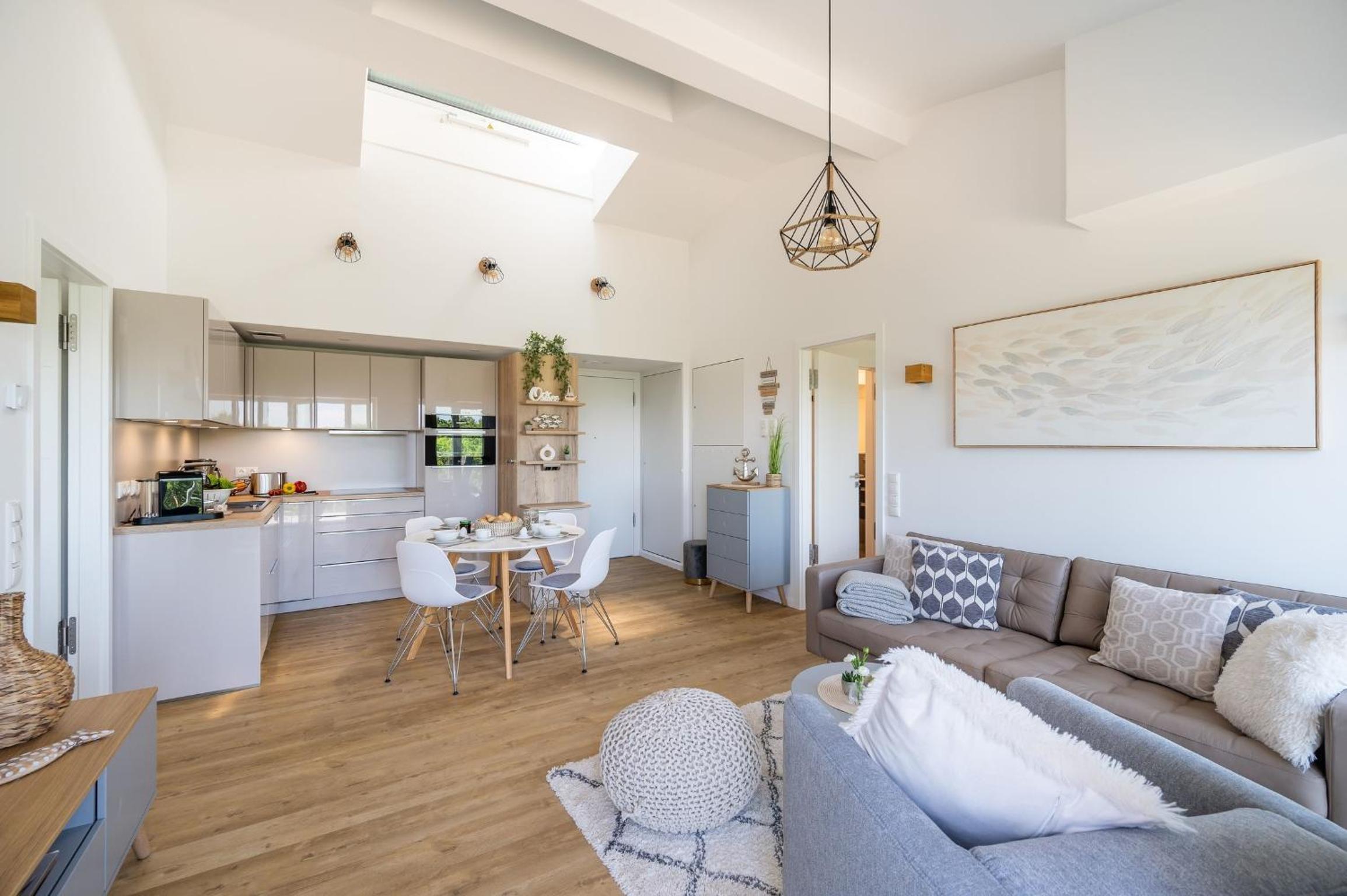 Prora - Ferienwohnung mit Sauna, Meerblick, Waschmaschine und Strandkorb am Strand - Wellenblick