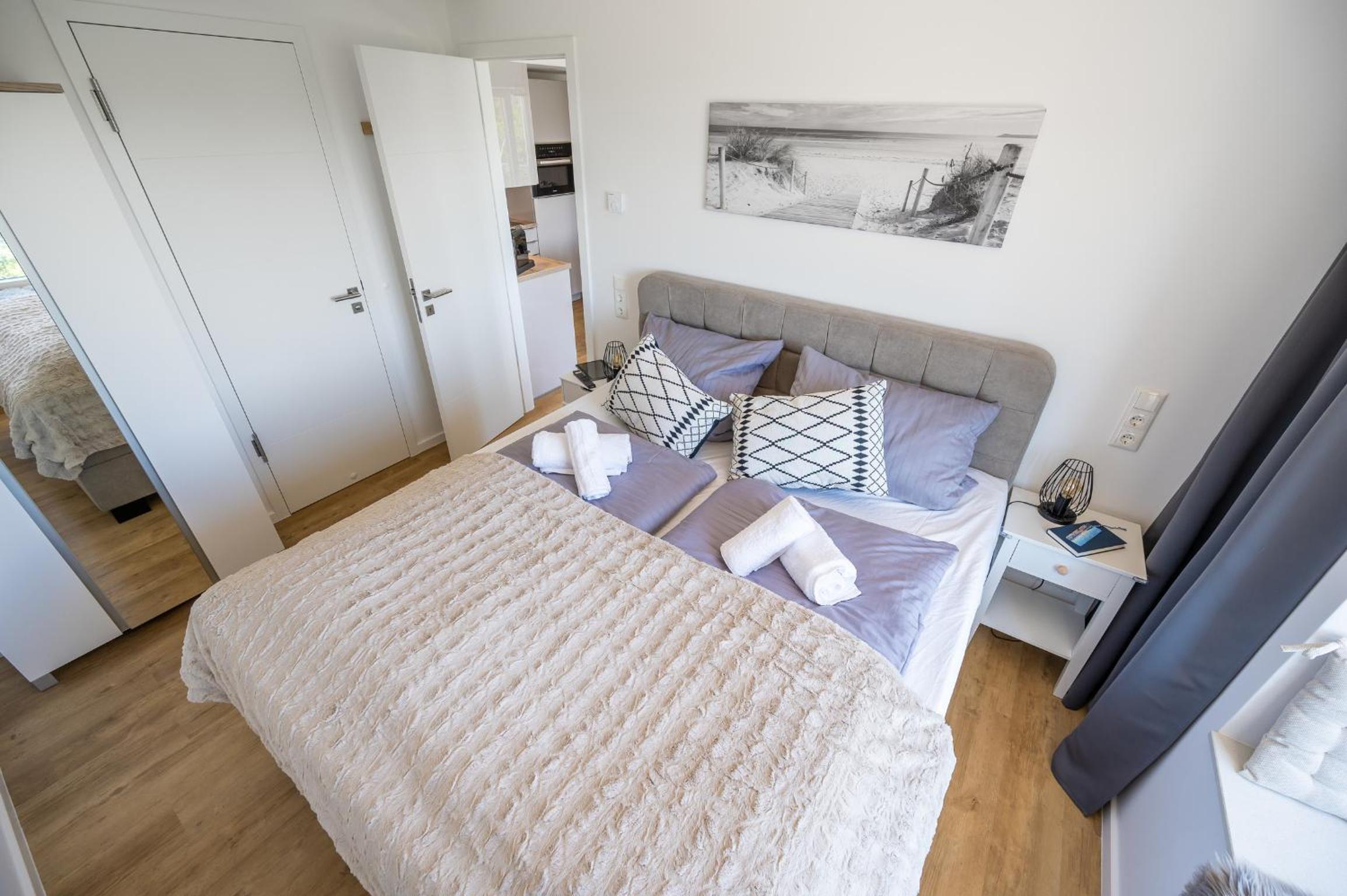 Prora - Ferienwohnung mit Sauna, Meerblick, Waschmaschine und Strandkorb am Strand - Wellenblick