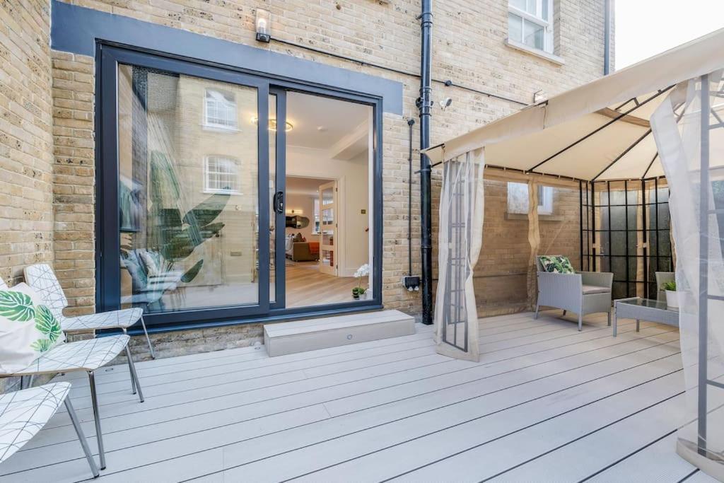 House 10 mins to Tower Bridge Hot Tub & Parking