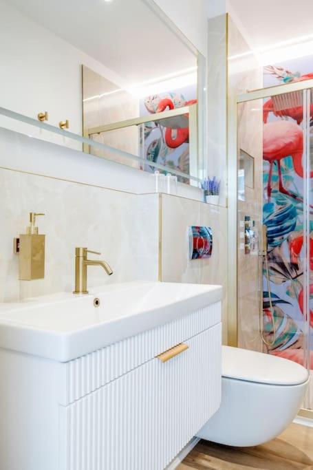House 10 mins to Tower Bridge Hot Tub & Parking