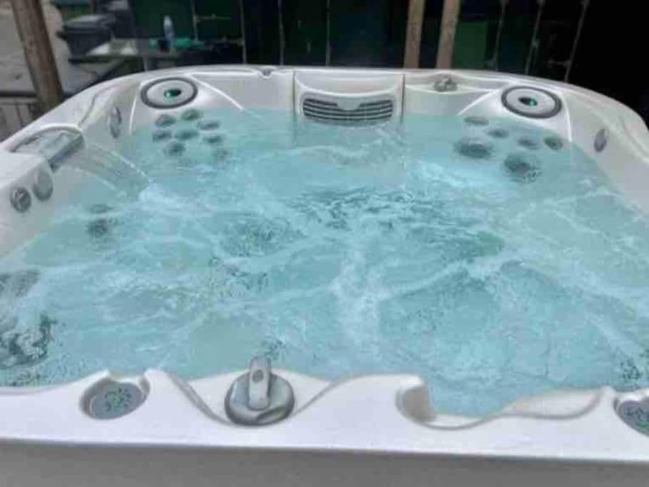 House 10 mins to Tower Bridge Hot Tub & Parking