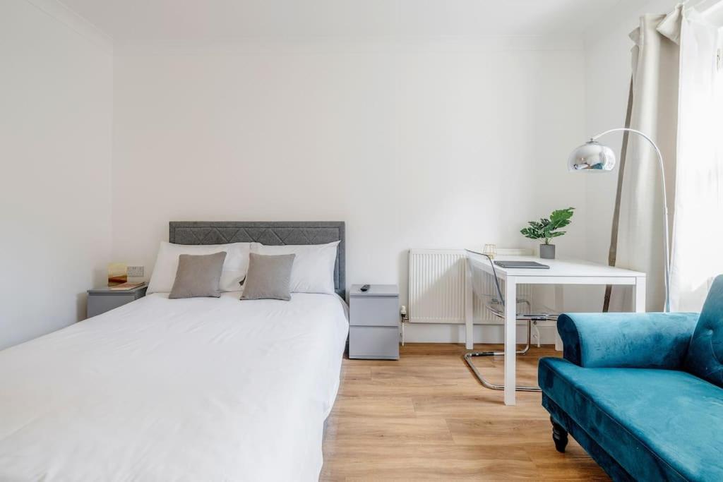 House 10 mins to Tower Bridge Hot Tub & Parking