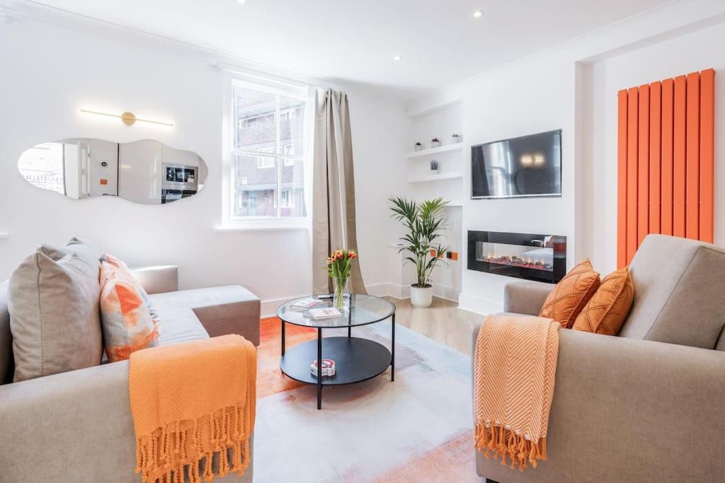 House 10 mins to Tower Bridge Hot Tub & Parking