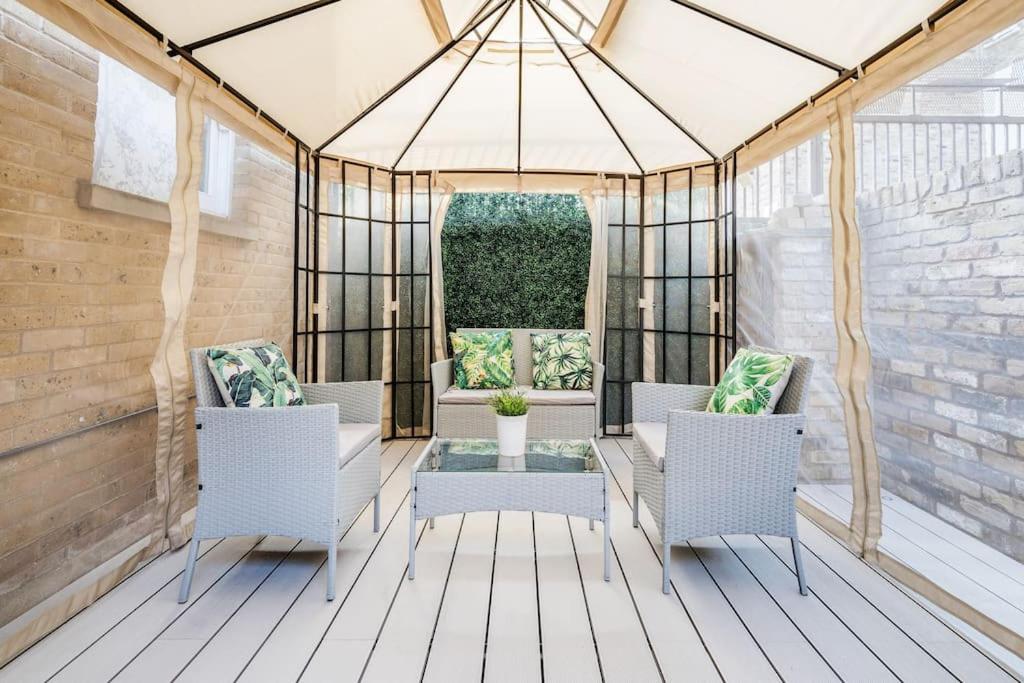 House 10 mins to Tower Bridge Hot Tub & Parking