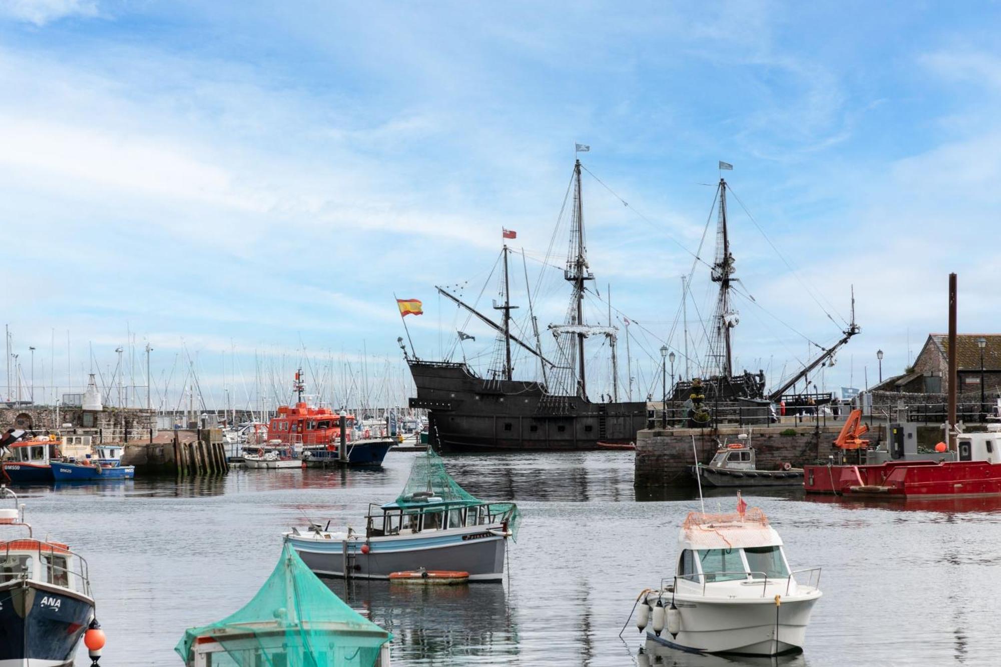 White Star, Brixham