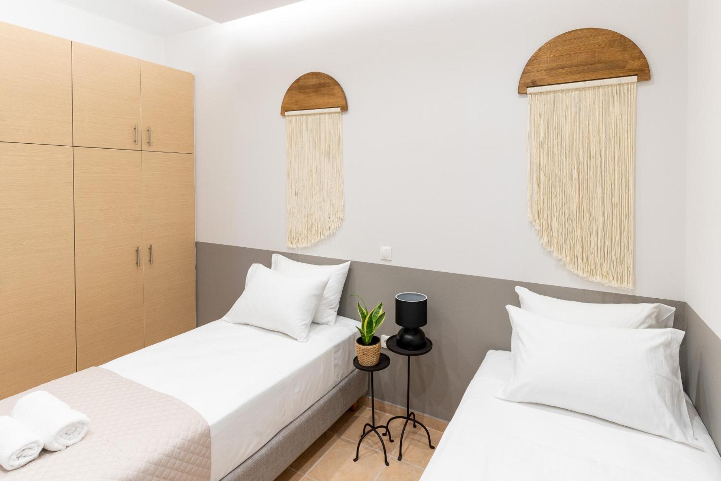 Syra Suites