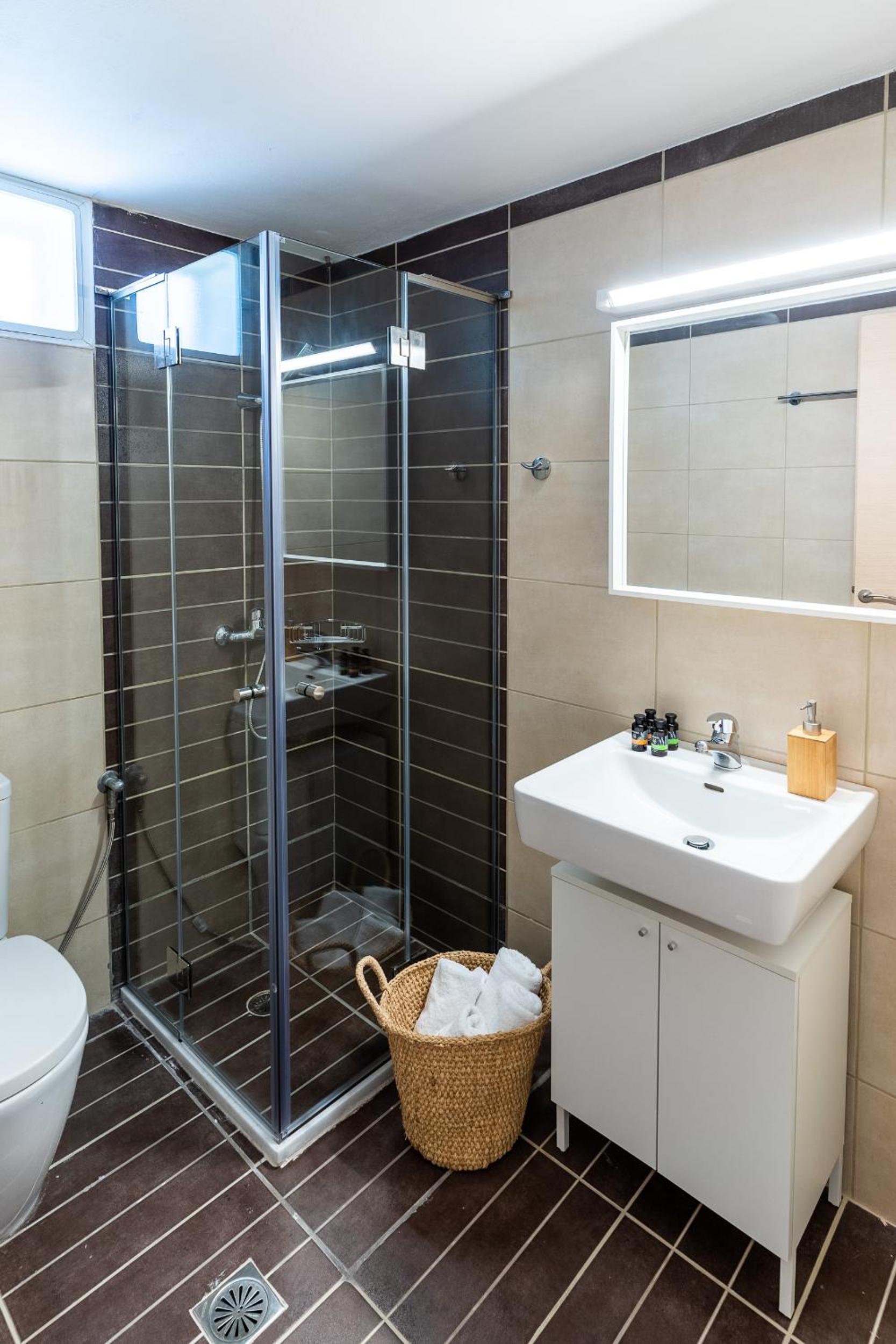 Syra Suites